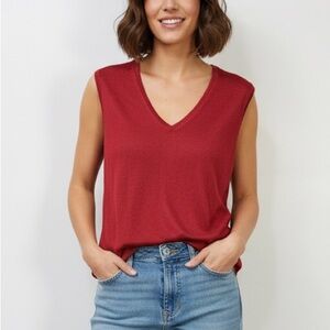 Emme Rouge Red 100% Rayon
V-Neck Knit Sleeveless
Sweater Tank Top